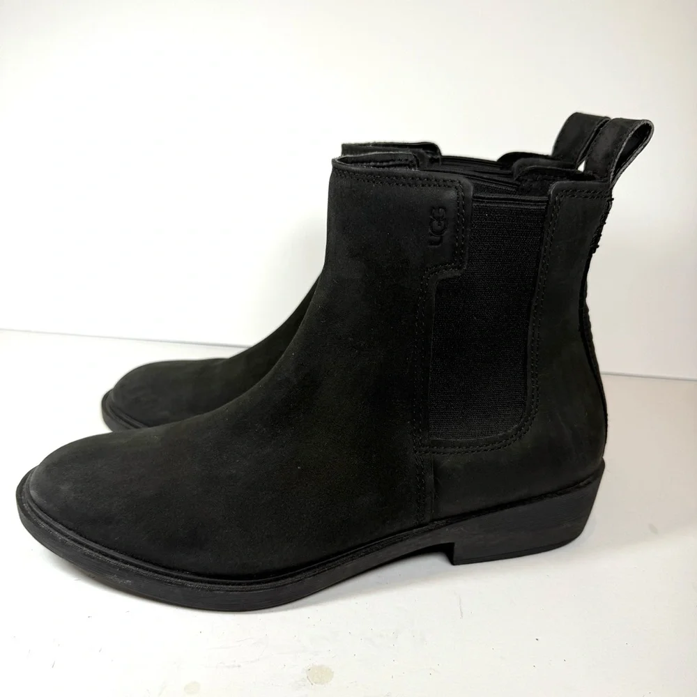 UGG Boots Women’s Emmeth Black Chelsea Ankle Boots with Elastic Panels Size 10‎